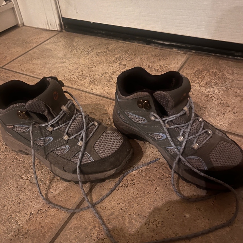 *ON HOLD* kids hiking boots